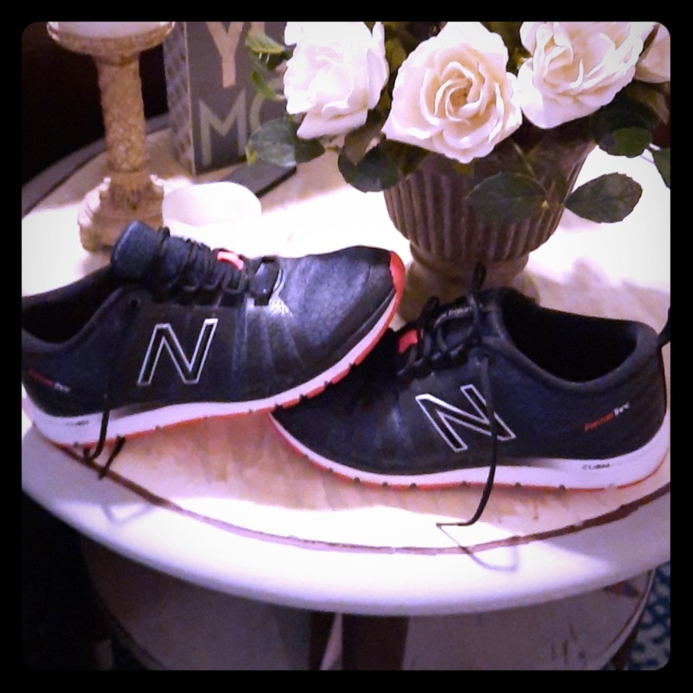 New balance women's 811 cush+ like new size 8